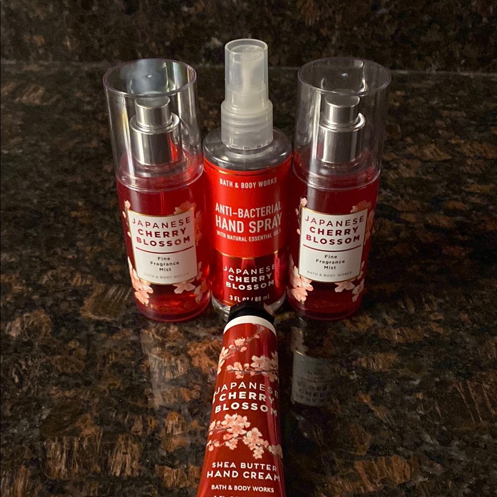 Bath & Body Works Japanese Cherry Blossom Set